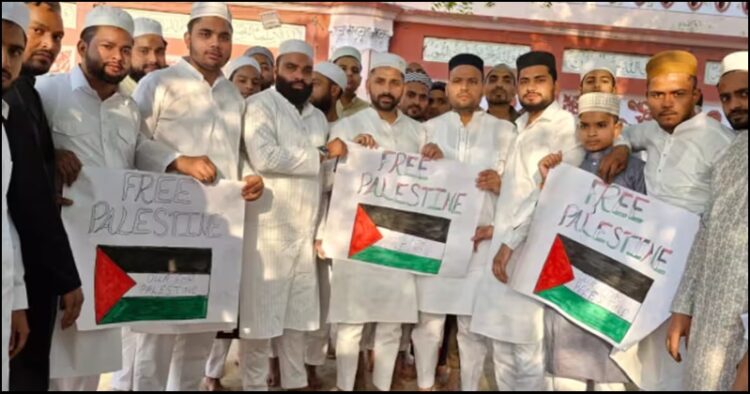 Aligarh Eid Namaz protest in support of palestine