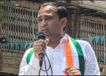 Congress candidate from surat Nilesh kumbhani nomination cancelled loksabha election