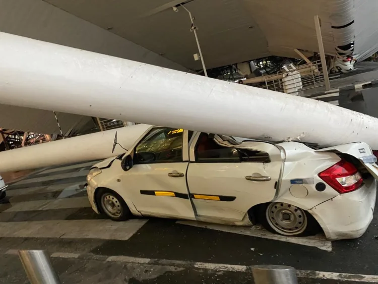 आईजीआई एयरपोर्ट पर हादसे में क्षतिग्रस्त कैब