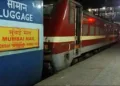 Mumbai Hawra Mail derailed in jharkhand