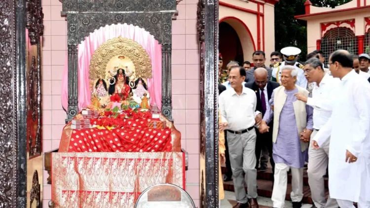 मोहम्मद यूनुस पहुंचे ढाकेश्वरी मंदिर