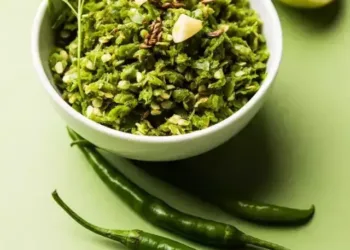 green chilli thecha recipe