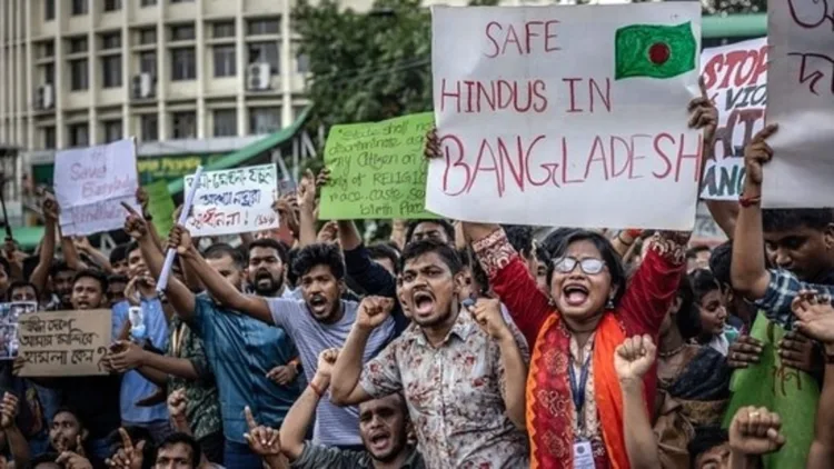 बांग्लादेश में कट्टरपंथी तत्व अल्पसंख्यकों को निशाना बना रहे हैं