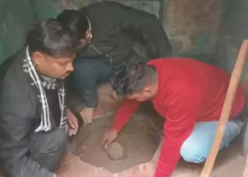 सराय रहमान इलाके में 45  साल पुराना शिव मंदिर मिला