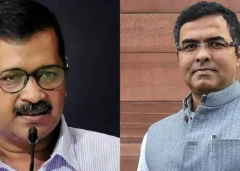 अरविंद केजरीवाल और प्रवेश साहिब सिंह वर्मा।