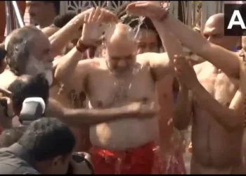 Union Home minister Amit Shah holy dip in Mahakumbh