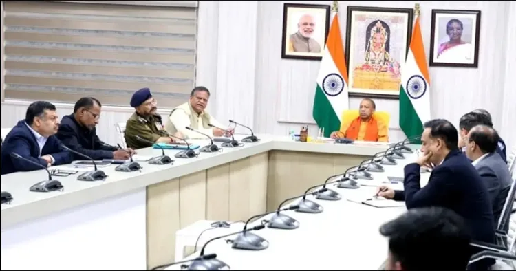 Cm Yogi Aditynath held meeting about Mahakumbh