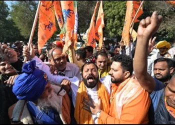 Delhi Election result people celebrating