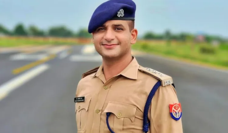 आईआईटी छात्रा से दुष्कर्म का आरोपी एसीपी मोहसिन खान