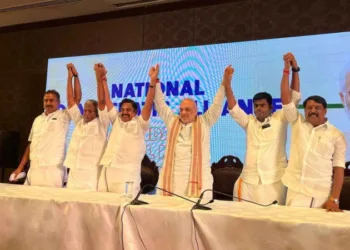 भाजपा और एआईएडीएमके के बीच हुआ गठबंधन