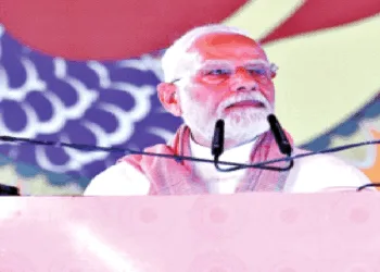 सभा को संबोधित करते हुए प्रधानमंत्री नरेंद्र मोदी