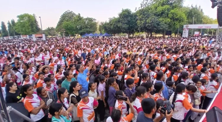 दौड़ में शामिल लोग
