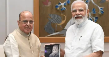 प्रधानमंत्री नरेंद्र मोदी ने के कस्तूरीरंगन को याद करते हुए फोटो साझा की
