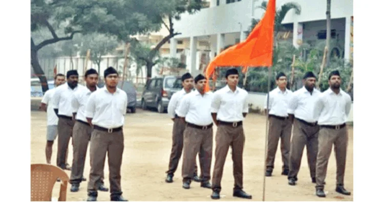 संघ की शाखा एक विस्तारित परिवार ही होती है, हर स्वयंसेवक परिजन की तरह एक-दूसरे की और उसके परिवार की चिंता करता है (फाइल चित्र)