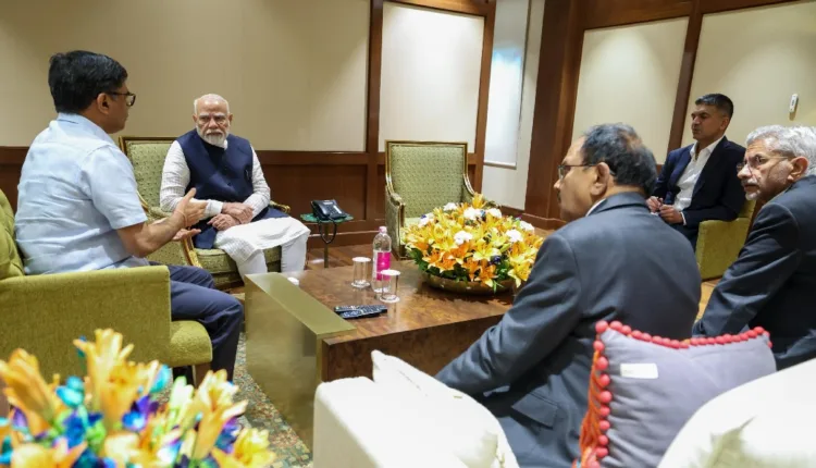 दिल्ली में एयरपोर्ट पर पीएम मोदी ने पहलगाम आतंकी हमले की ली जानकारी