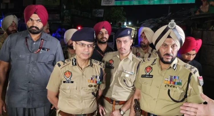 प्रेस कॉन्फ्रेंस में पत्रकारों को जानकारी देते पंजाब पुलिस के डीजीपी गौरव यादव