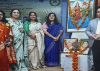 गोष्ठी के उद्घाटन के अवसर पर सांसद बांसुरी स्वराज और अन्य अतिथि