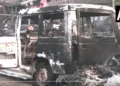 शमशेरगंज में गाड़ी को किया आग के हवाले