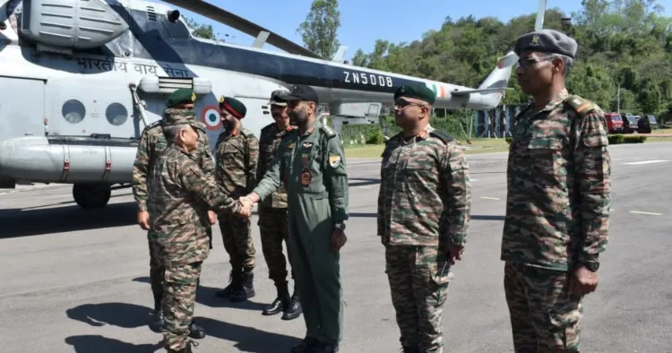सीडीएस  जनरल अनिल चौहान ने रविवार को उत्तरी एवं पश्चिमी कमान मुख्यालयों का दौरा किया।