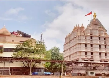 Siddhivinayak Temple Mumbai stop Offering Prasad