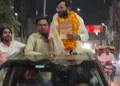 जुलूस निकालता आरोपी आबिद खान