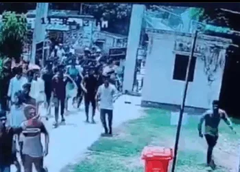 बांग्लादेश में गुरुदेव रवींद्रनाथ टैगोर के पैतृक आवास में घुसते कट्टरपंथी