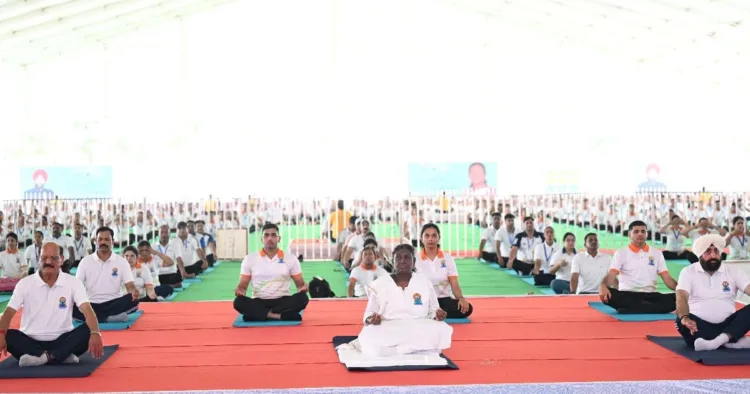 International yoga Day President Draupadi Murmu
