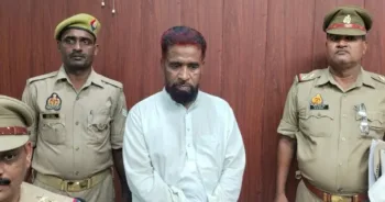 पुलिस की गिरफ्त में इस्लामुद्दीन