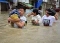 मणिपुर में बाढ़ से हजारों लोग प्रभावित हुए हैं