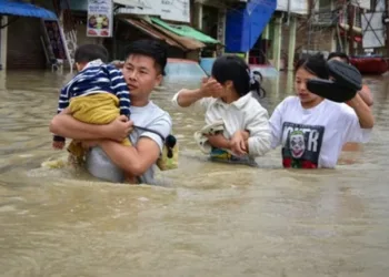 मणिपुर में बाढ़ से हजारों लोग प्रभावित हुए हैं