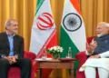 ईरान के राष्ट्रपति पेजेशकियन के साथ प्रधानमंत्री नरेन्द्र मोदी   (फाइल चित्र)