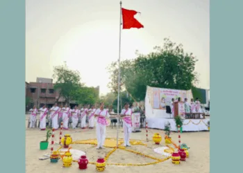 प्रार्थना करतीं सेविका समिति की बहनें