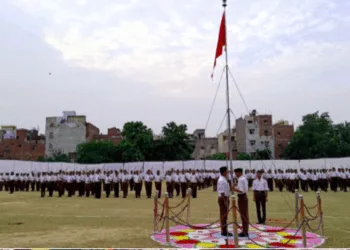समापन समारोह में स्वयंसेवकों का एकत्रीकरण