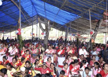 सम्मेलन में उपस्थित महिलाएं