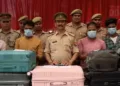 पुलिस ने शराब तस्करों को गिरफ्तार कर उनके पास से शराब बरामद की