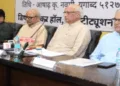 पत्रकार वार्ता को संबोधित करते हुए डॉ. रविंद्र कान्हेरे। साथ में हैं अन्य अधिकारी