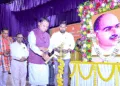 दीप प्रज्वलित कर कार्यक्रम का उद्घाटन करते मुख्यमंत्री मोहन चरण माझी