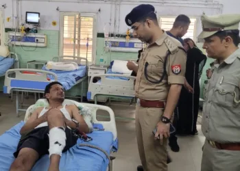 पुलिस टीम द्वारा गिरफ्तार बदमाश