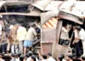 मुंबई लोक ट्रेन में बम विस्फोट कर आतंकियों ने कई मासूमों की जान ले ली थी