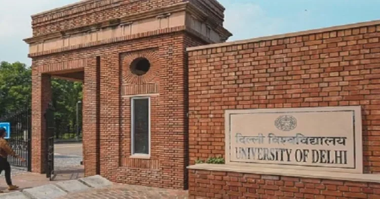 DU के सिलेबस में बदलाव