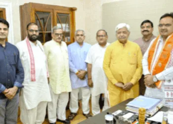 मुख्यमंत्री श्री भजनलाल शर्मा के साथ श्री आलोक कुमार और अन्य कार्यकर्ता