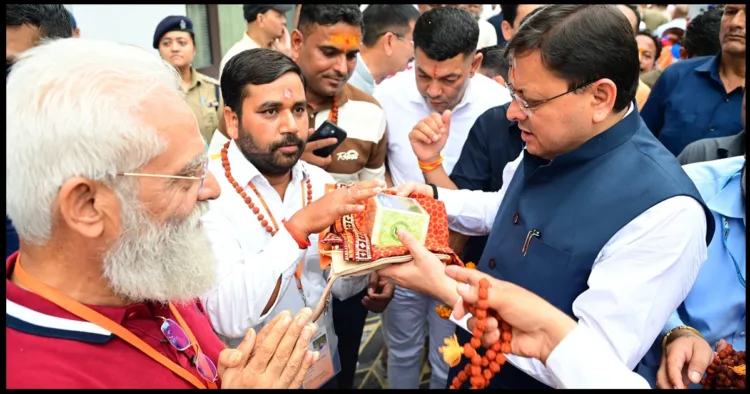 CM Dham green signal to the first batch of Kailas mansarovar pulgrims