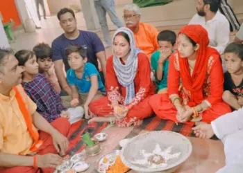 मुस्लिम महिलाओं ने अपनाया हिंदू धर्म