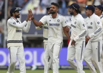 इंग्लैंड के बल्लेबाज को आउट करने की खुशी भारतीय खिलाड़ियों के चेहरे पर दिखी
