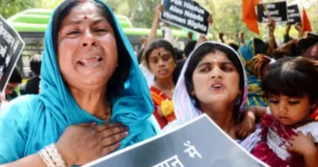 पाकिस्तान में हिंदुओं पर किया जा रहा अत्याचार (फोटो-प्रतीकात्मक)