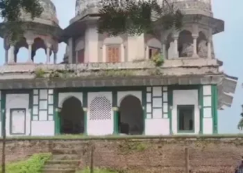 फतेहपुर मकबरा विवाद