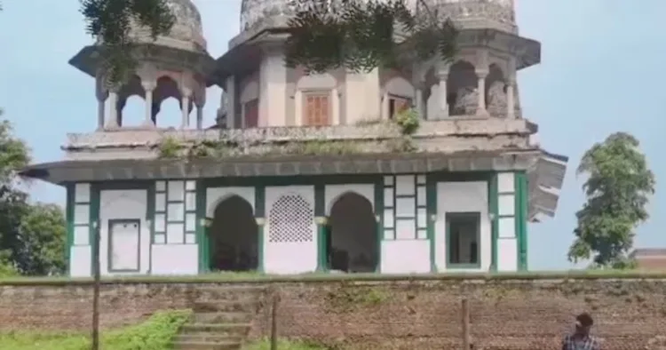फतेहपुर मकबरा विवाद
