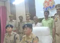 हाथरस पुलिस ने 48 घंटे के अंदर मामले को सुलझाकर हत्याकांड के आरोपियों को गिरफ्तार किया।