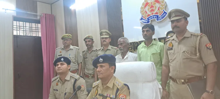 हाथरस पुलिस ने 48 घंटे के अंदर मामले को सुलझाकर हत्याकांड के आरोपियों को गिरफ्तार किया।