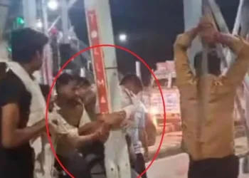 सेना के जवान को बुरी तरह से पीटा गया था।